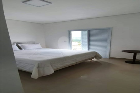 Casa à venda com 3 quartos, sendo 1 suíte, em Vila Santa Rosália, São Roque, SP