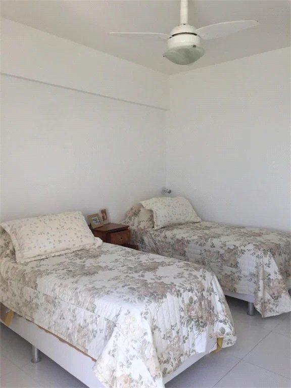 Apartamento à venda com 3 quartos em Pitangueiras, Guarujá, SP