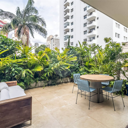 Casa de Vila à venda com 4 quartos, sendo 3 suítes, em Vila Nova Conceição, São Paulo, SP