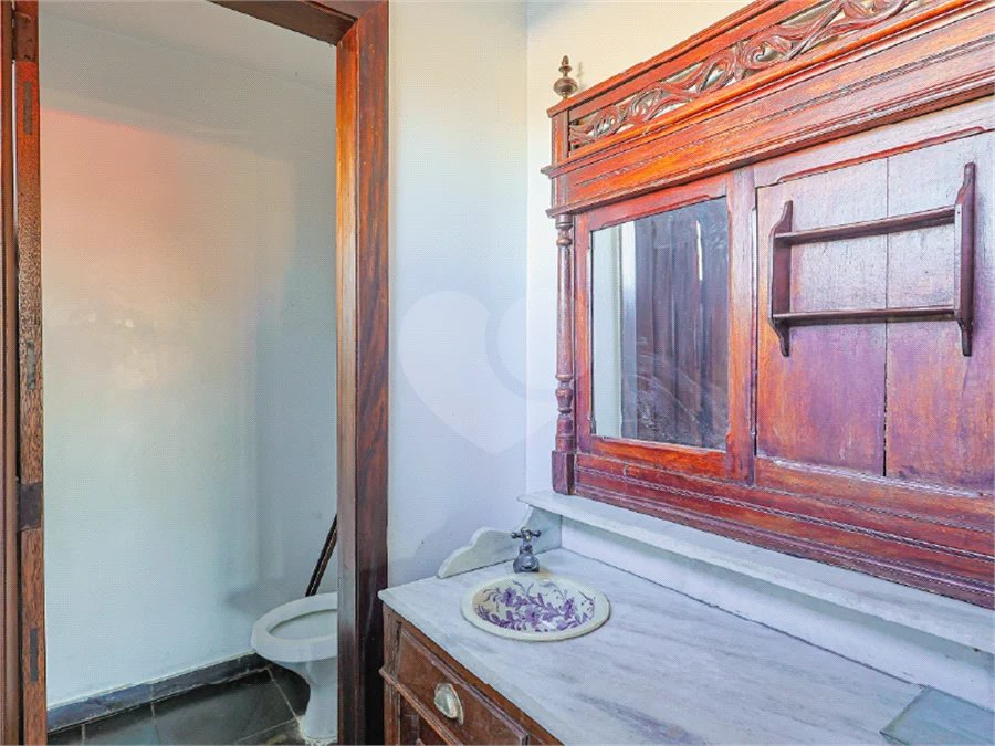 Sobrado à venda com 3 quartos, sendo 1 suíte,  em Jardim Leonor, São Paulo, SP