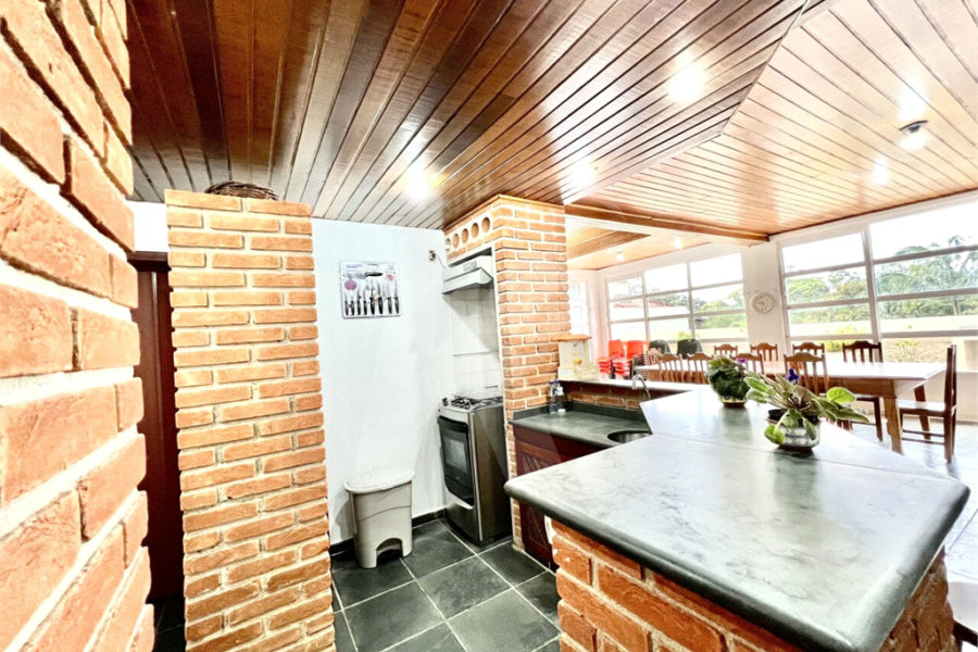 Sobrado à venda com 4 suítes em Tremembé, São Paulo, SP