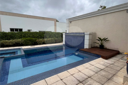 Casa à venda com 5 quartos, sendo 4 suítes,  no condomínio Terras de Santa Clara, Jacareí - SP