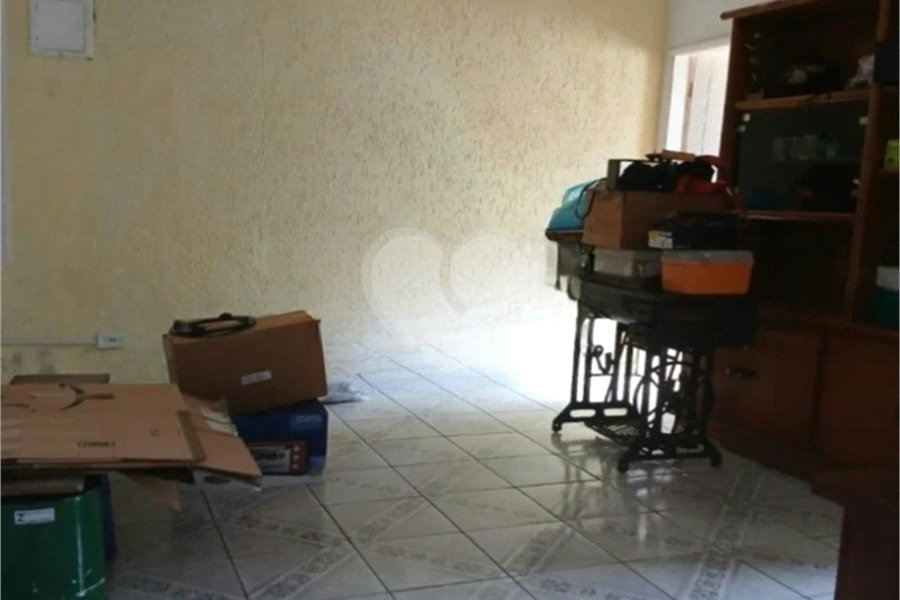 Casa à venda com 3 quartos, sendo 1 suíte, em Vila Mariana, São Paulo, SP