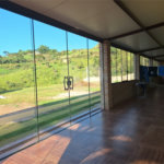 Chácara à venda com 4 quartos, sendo 2 suítes, em Recanto das Acácias, São Roque, SP