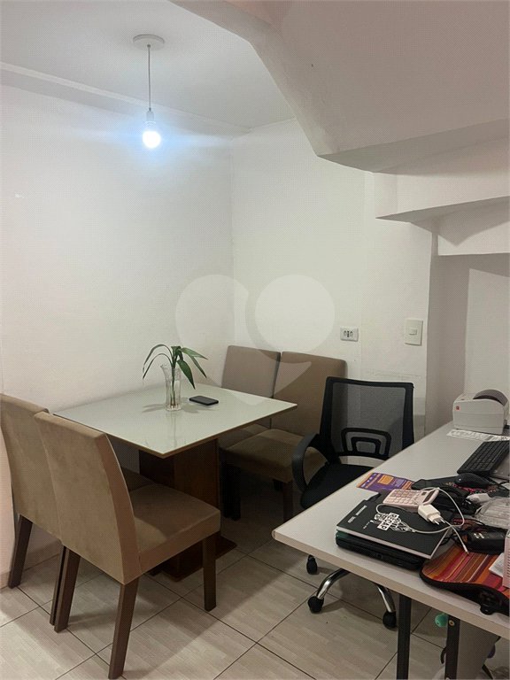 Casa à venda com 2 quartos no condomínio Recanto das Graças, Cotia - SP