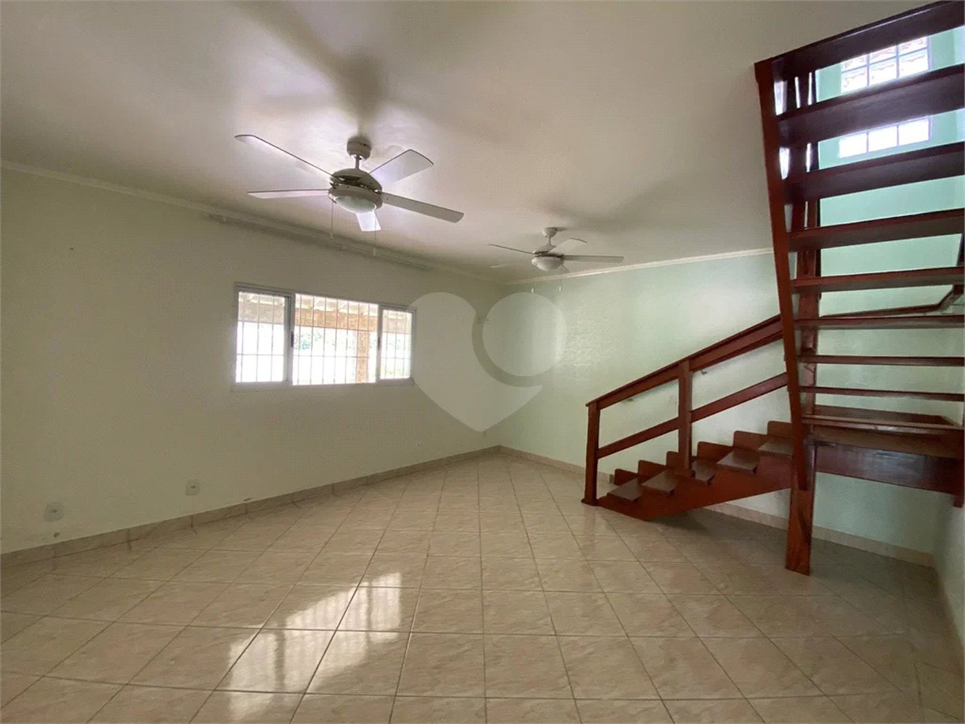 Casa à venda com 6 quartos, sendo 1 suíte, no condomínio Horizonte Azul I, Itupeva - SP