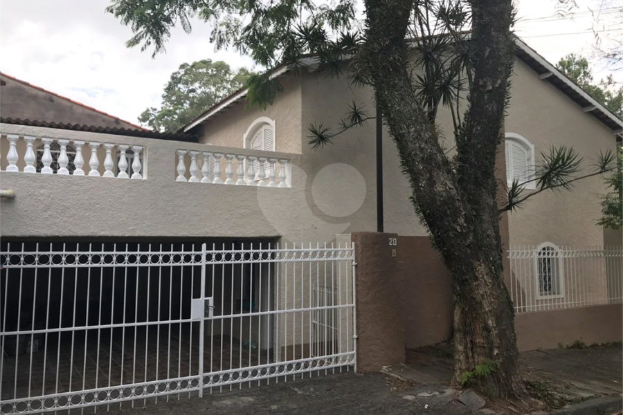 Sobrado à venda com 4 quartos, sendo 1 suíte, em Jardim Floresta, São Paulo, SP