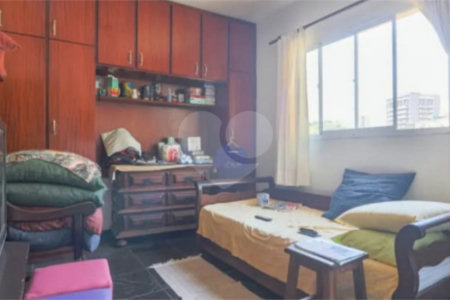 Sobrado à venda com 3 quartos, sendo 1 suíte, em Bosque da Saúde, São Paulo, SP
