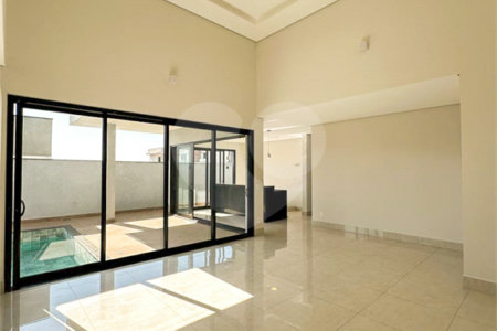 Casa à venda com 3 quartos, sendo 1 suíte, no condomínio Residencial Mont'alcino, Valinhos - SP
