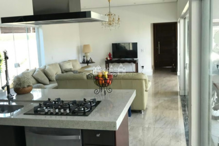 Casa à venda com 5 quartos, sendo 3 suítes, em Loteamento Jardim Morumbi, Atibaia, SP