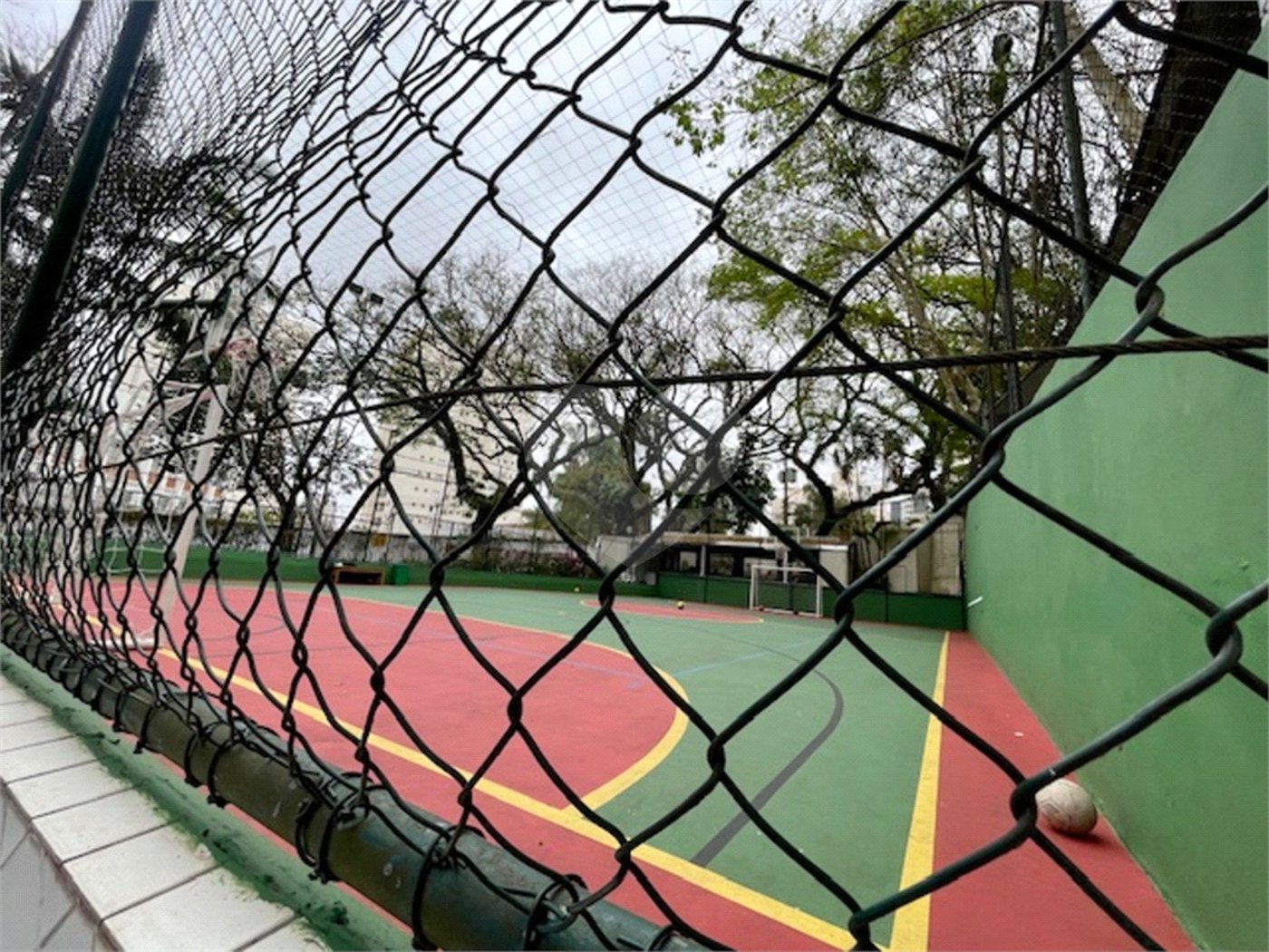 Apartamento com 3 dormitórios e 1 vaga fixa, em região tranquila perto da Av. Washingtonís e de diversos serviços. Ideal para quem quer morar bem e com comodidade.