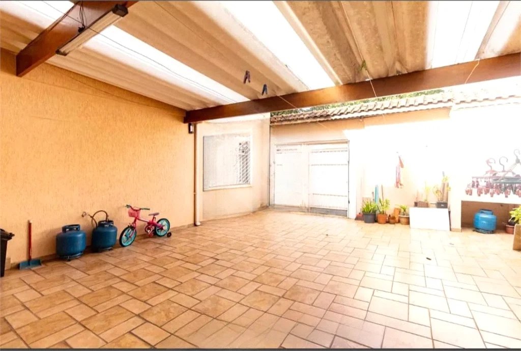 Sobrado à venda no Ipiranga de 140m² com 4 suítes e 3 vagas.