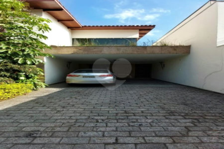 Casa à venda com 6 quartos, sendo 3 suítes, em Jardim Brasil (zona Sul), São Paulo, SP