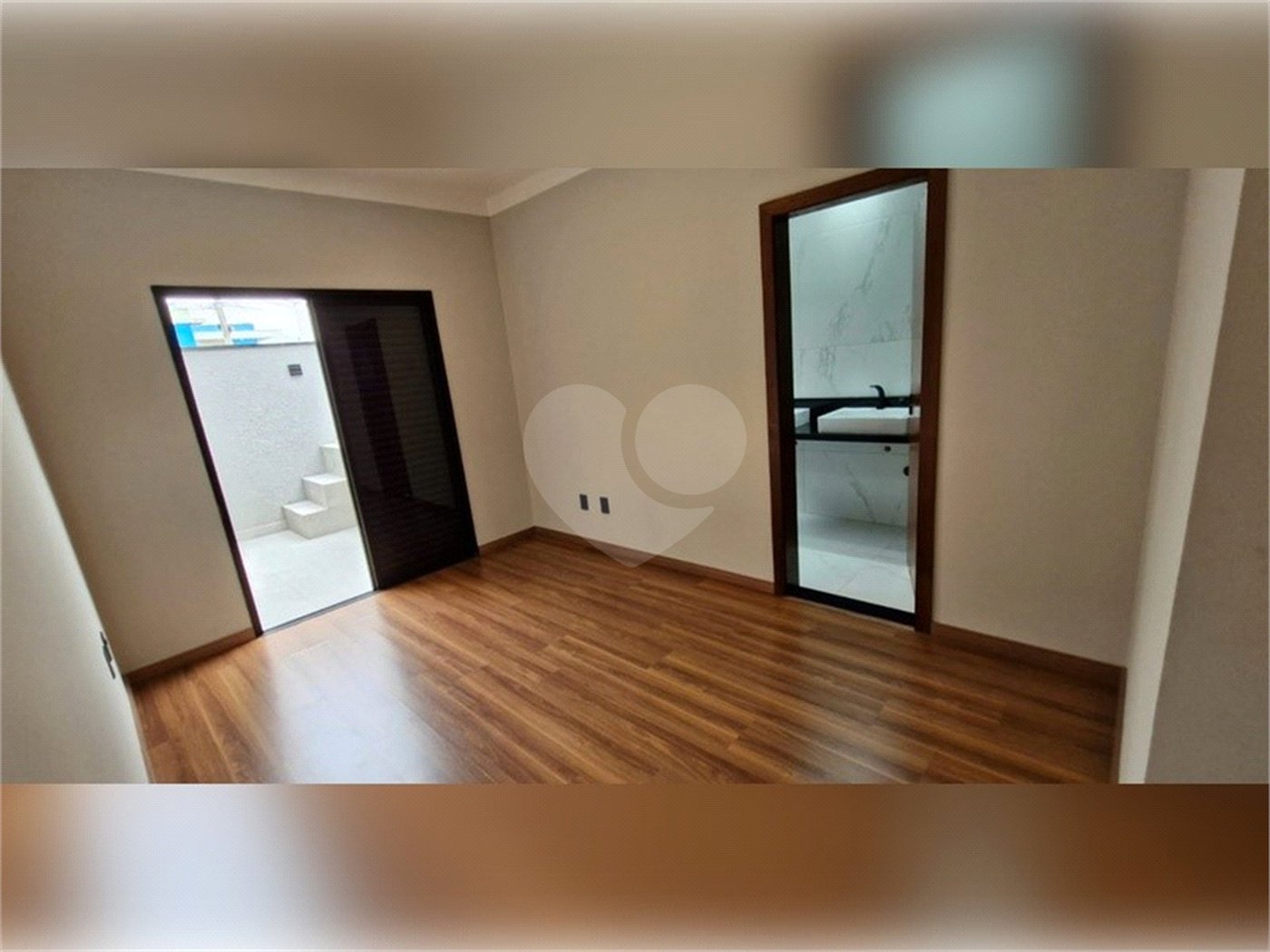 Casa à venda com 3 quartos, sendo 1 suíte, no condomínio Horto Florestal Villagio, Sorocaba - SP