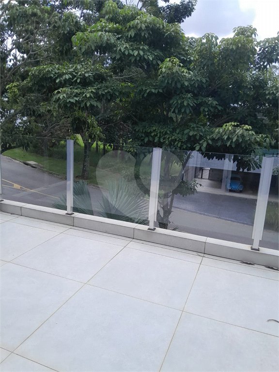 Casa à venda ou para alugar com 4 suítes em Chácaras São Carlos, Cotia, SP