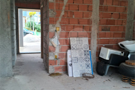 Casa à venda com 3 quartos, sendo 1 suíte, no condomínio Mosaico da Serra, Mogi das Cruzes - SP