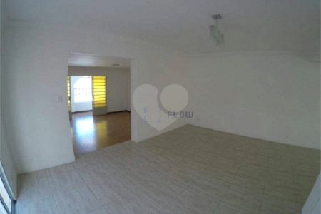 Sobrado à venda com 3 quartos, sendo 1 suíte,  em Planalto Paulista, São Paulo, SP