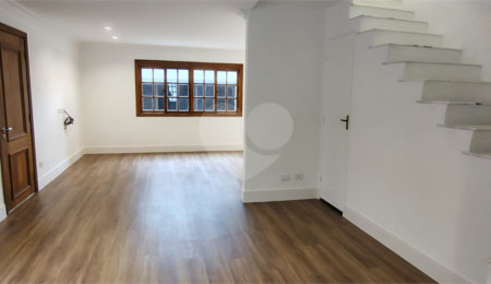 Casa de Vila à venda com 3 quartos, sendo 2 suítes,  em Santo Amaro, São Paulo, SP
