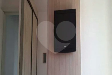 Indaiatuba - Edificio Vila Helvetia - R$ 470,000,00 - Apartamento novo, mobiliado, completo, muito bem conservado e planejado,Localizado no 5° andar, o imóvel oferece uma vista para o estacionamento e a área verde, além de receber sol durante todo o dia, proporcionando ambientes naturalmente ilum