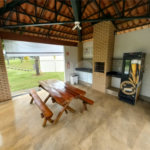 Casa em Construção com Área Gourmet e Piscina no Condomínio Damha II