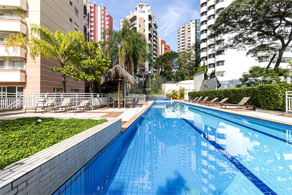 Apartamento à venda com 4 quartos, sendo 3 suítes,  em Real Parque, São Paulo, SP