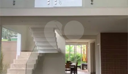 Casa à venda com 3 quartos, sendo 1 suíte,  no condomínio Alphaville 1, São José dos Campos - SP