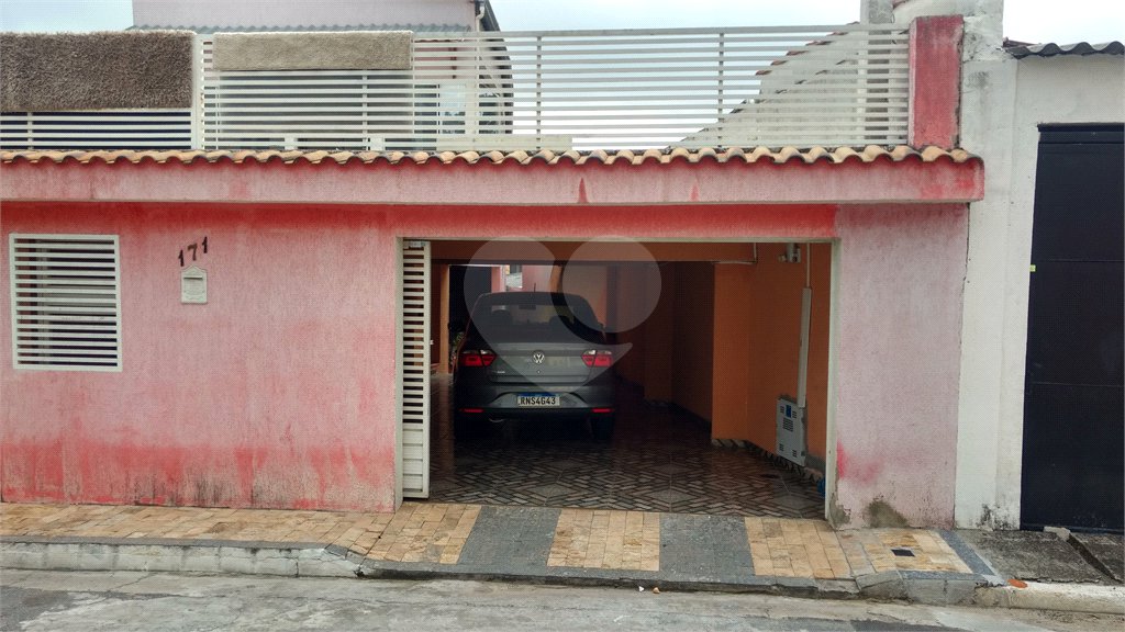 Sobrado à venda com 3 quartos, sendo 1 suíte, em Parada Inglesa, São Paulo, SP