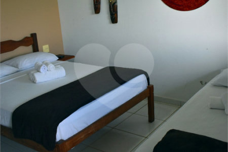 Hotel à venda com 12 quartos, sendo 13 suítes,  em Alto de Búzios, Armação dos Búzios, RJ