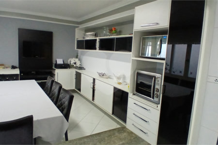 Casa à venda com 4 quartos, sendo 2 suítes, em Jardim Leonor Mendes de Barros, São Paulo, SP