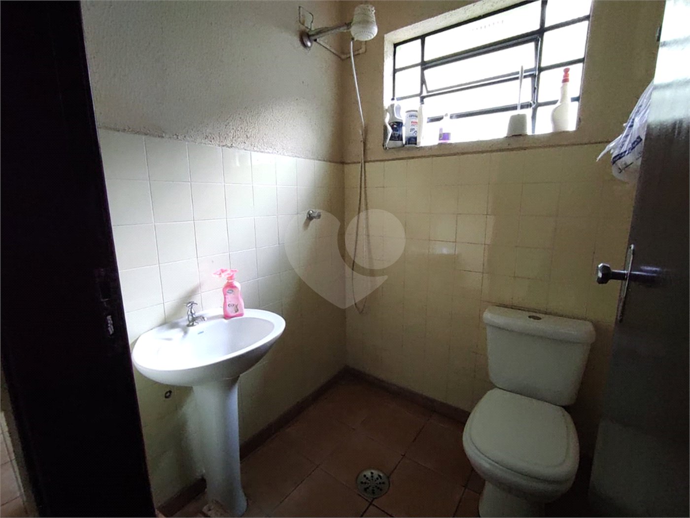 Casa à venda com 3 quartos, sendo 1 suíte, no Centro, Poá, SP