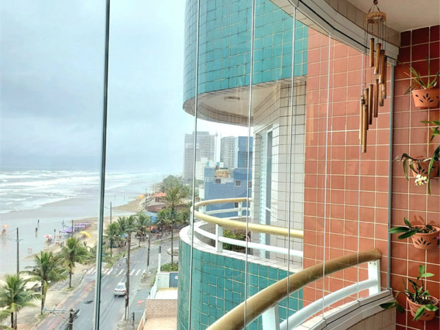 Apartamento à venda com 2 quartos, sendo 1 suíte,  em Vera Cruz, Mongaguá, SP