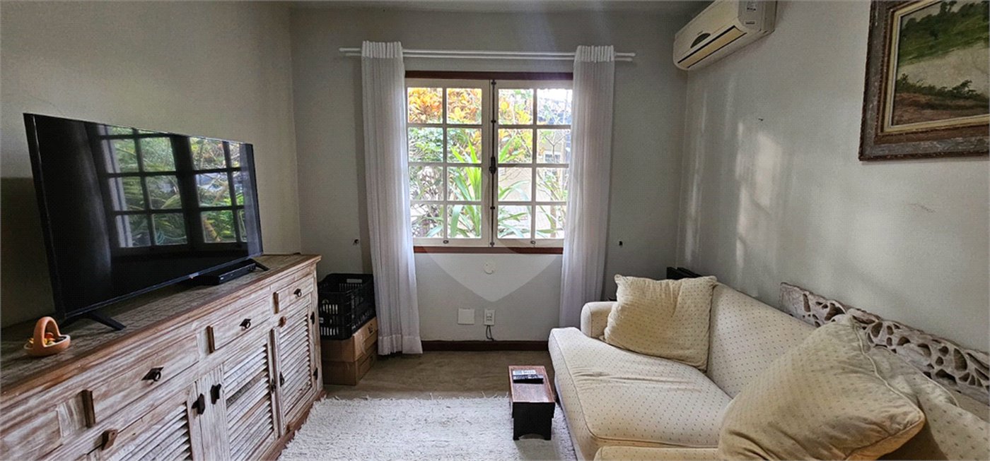 Casa à venda com 4 quartos, sendo 3 suítes, em João Fernandes, Armação dos Búzios, RJ