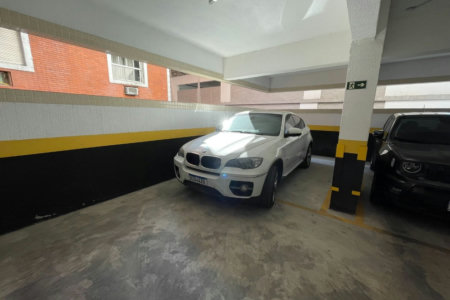 Apartamento 2 dormitórios (1 suíte), porteira fechada, 1 vaga demarcada, no José Menino, Santos