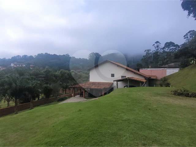 Casa à venda com 5 quartos, sendo 3 suítes,  em Mantiqueira, Mairiporã, SP