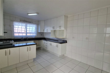 Casa à venda com 3 quartos em Jardim Ester, São Paulo, SP