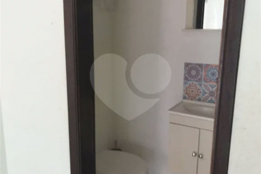 Casa à venda com 3 quartos, sendo 1 suíte, no condomínio Primavera, São Paulo - SP