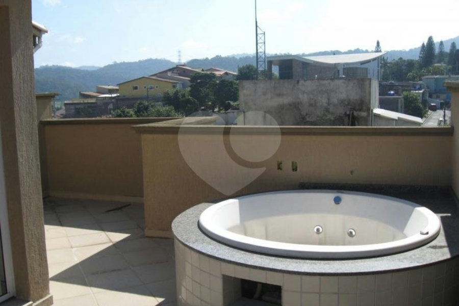 Casa à venda com 3 quartos, sendo 1 suíte, no condomínio Algarve Residencial, São Paulo - SP