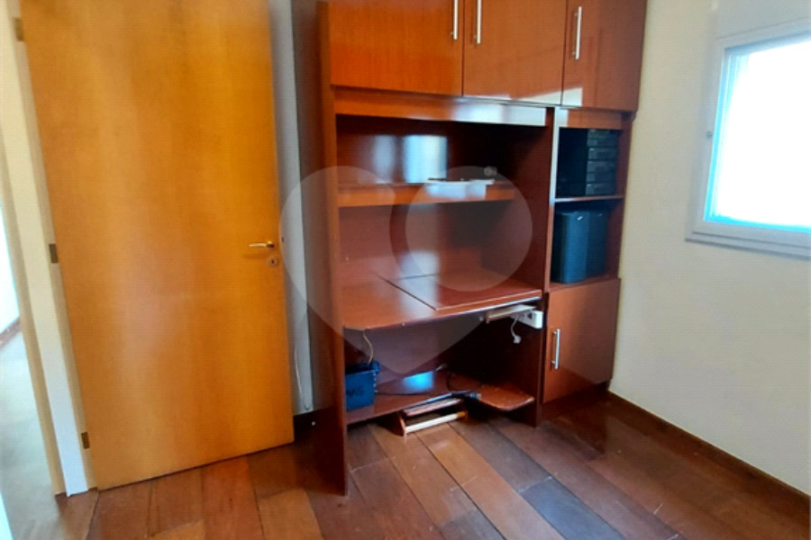 Sobrado à venda com 3 quartos, sendo 2 suítes, em Vila Romero, São Paulo, SP
