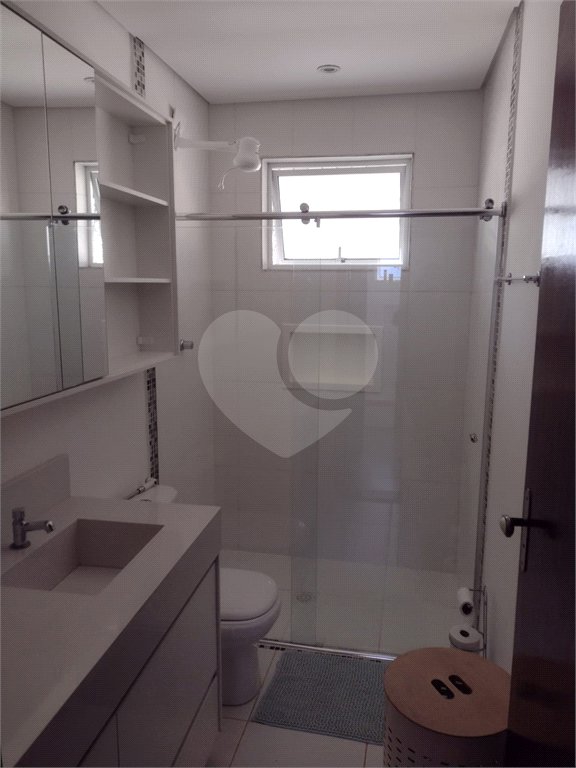 Casa à venda com 5 quartos, sendo 4 suítes, no condomínio Clube Florada Suzano, Suzano - SP