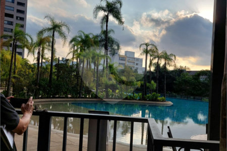 Apartamento no Brás repleto de lazer com 50 m² com 2 dormitórios e 1 vaga, Estuda Permuta