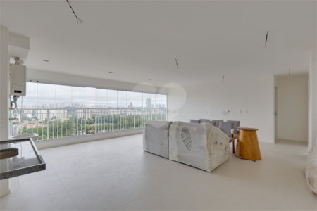 Apartamento à venda com 2 suítes em Santo Amaro, São Paulo, SP