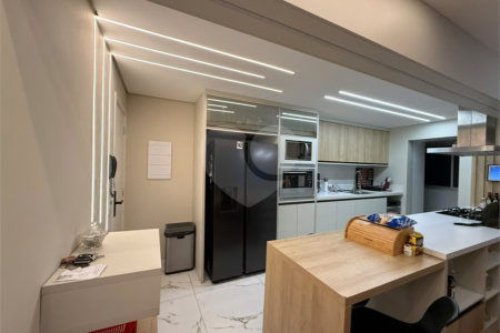 Apartamento à venda com 3 quartos, sendo 1 suíte, em Alto da Boa Vista, São Paulo, SP