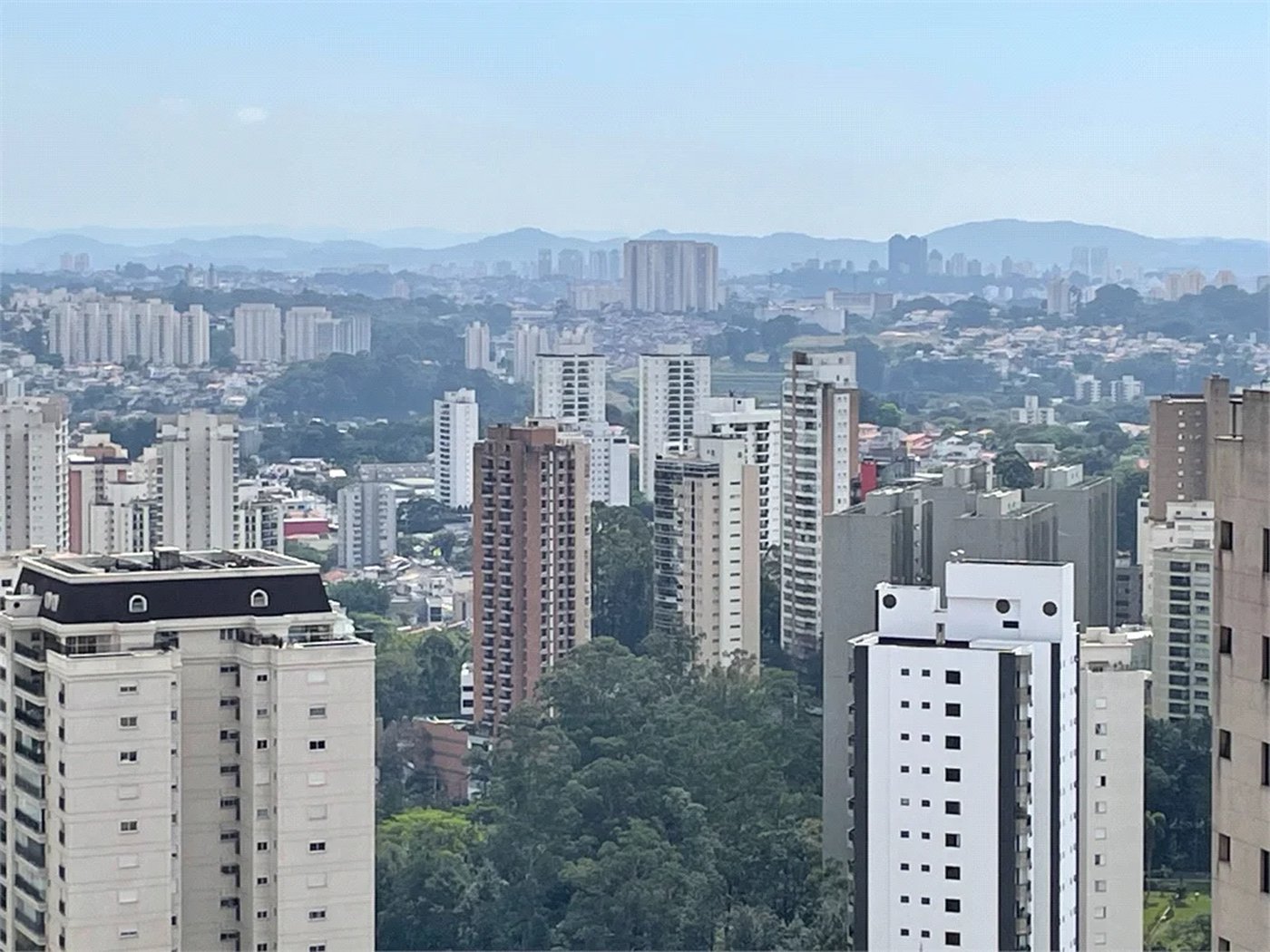 Apartamento à venda com 4 suítes em Vila Suzana, São Paulo, SP