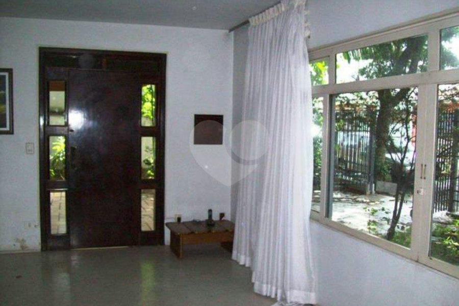 Sobrado à venda com 4 quartos em Parada Inglesa, São Paulo, SP