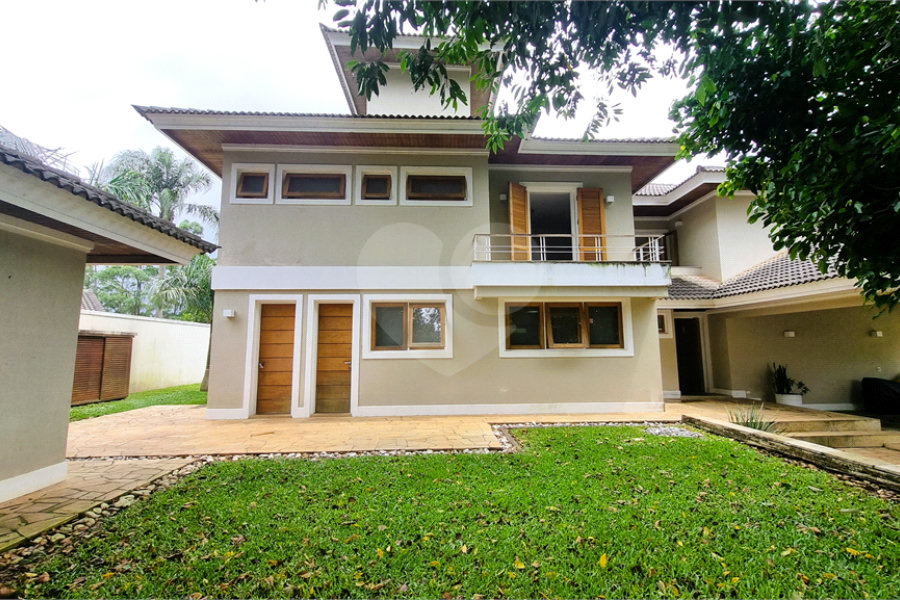 Casa à venda ou para alugar com 5 suítes em Serra da Cantareira, Mairiporã, SP