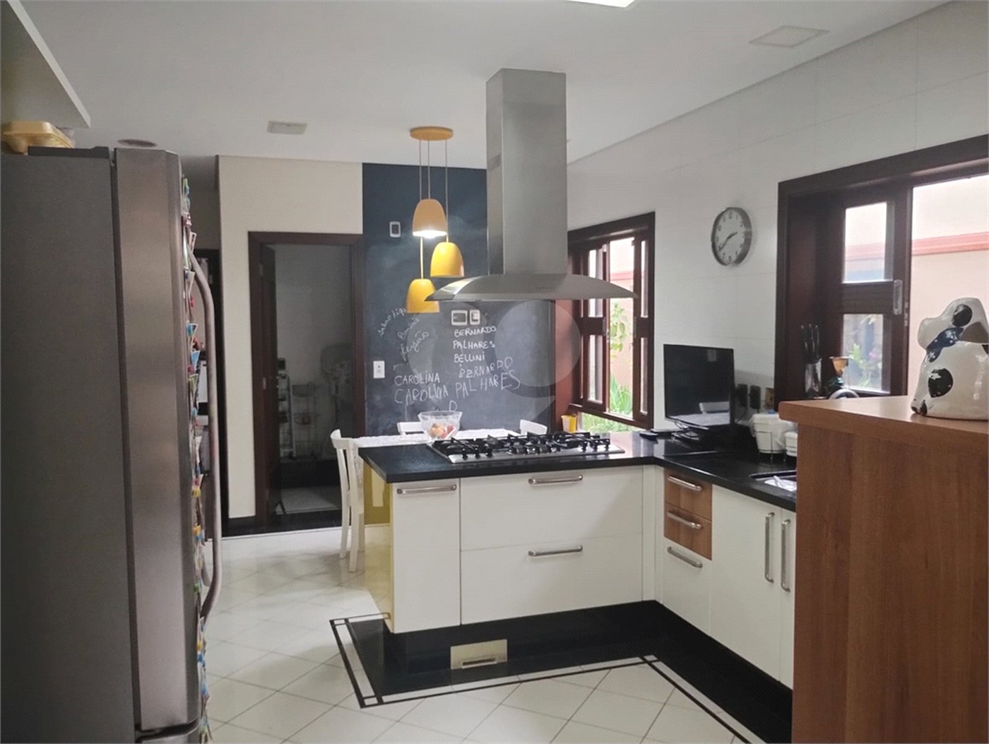 Casa à venda com 5 quartos, sendo 4 suítes, no condomínio Santa Teresa, Jundiaí - SP