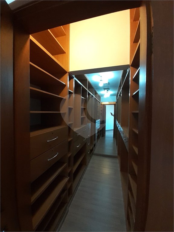 Sobrado à venda com 4 quartos, sendo 2 suítes,  em Tremembé, São Paulo, SP