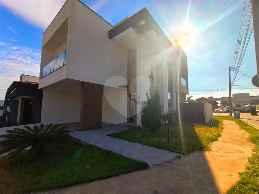 Casa à venda com 3 quartos, sendo 1 suíte, no condomínio Terras de São Francisco, Sorocaba - SP