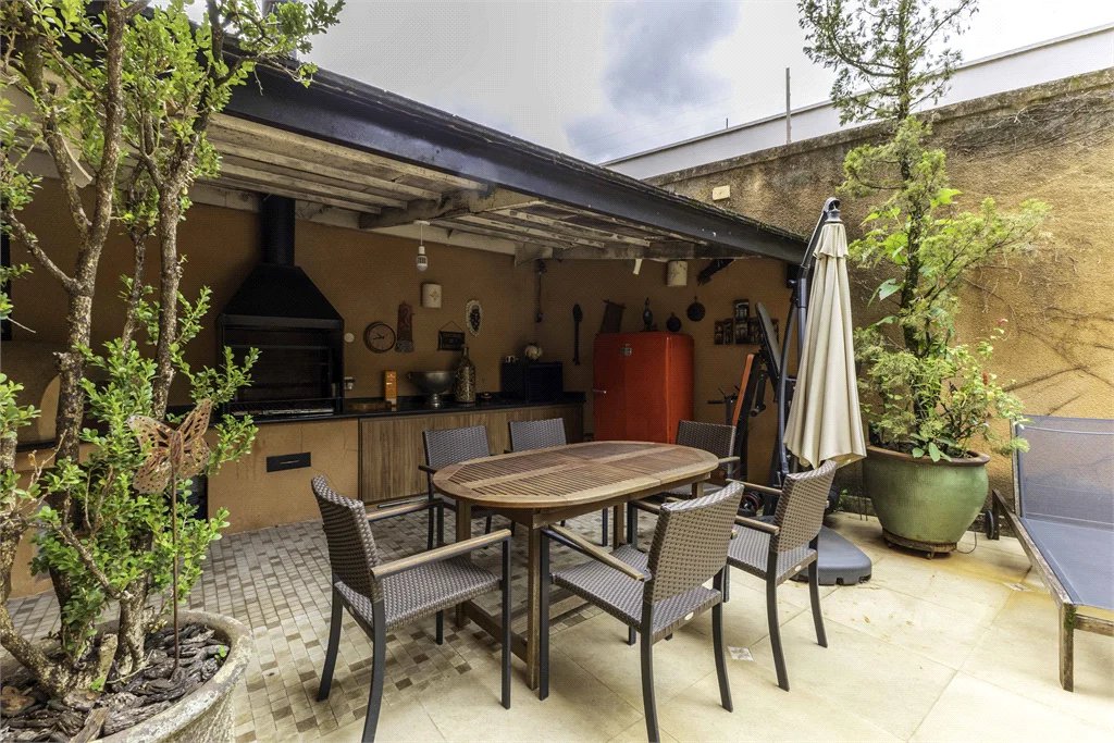 Duplex para alugar com 4 quartos, sendo 3 suítes,  em Alto de Pinheiros, São Paulo, SP