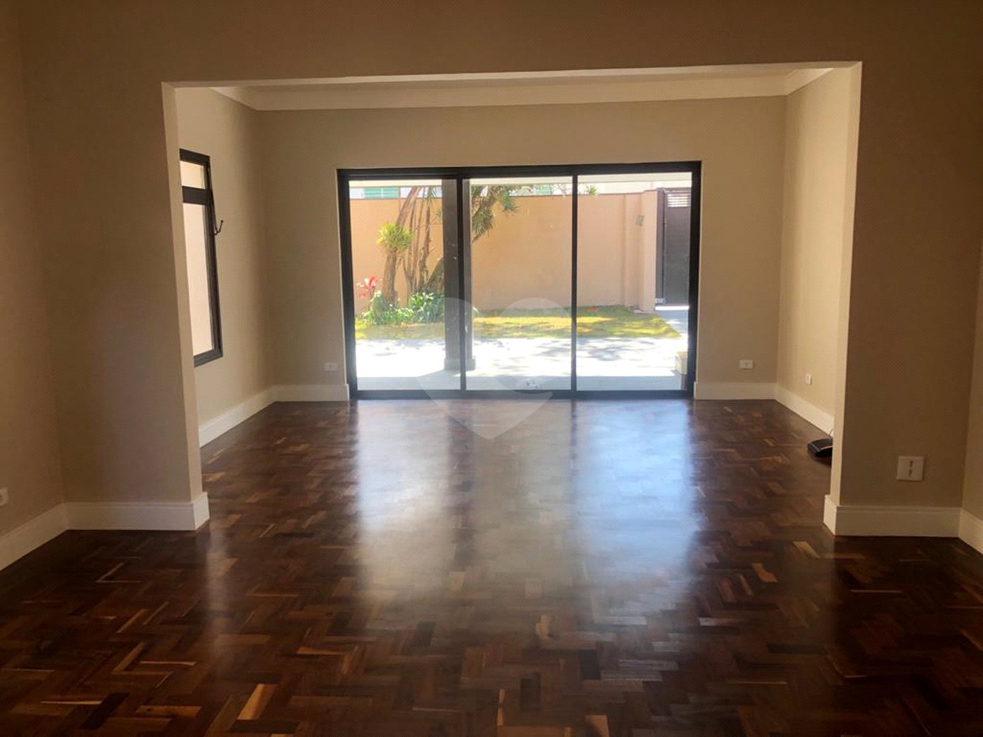 Casa à venda com 4 quartos, sendo 2 suítes,  em Horto Florestal, São Paulo, SP